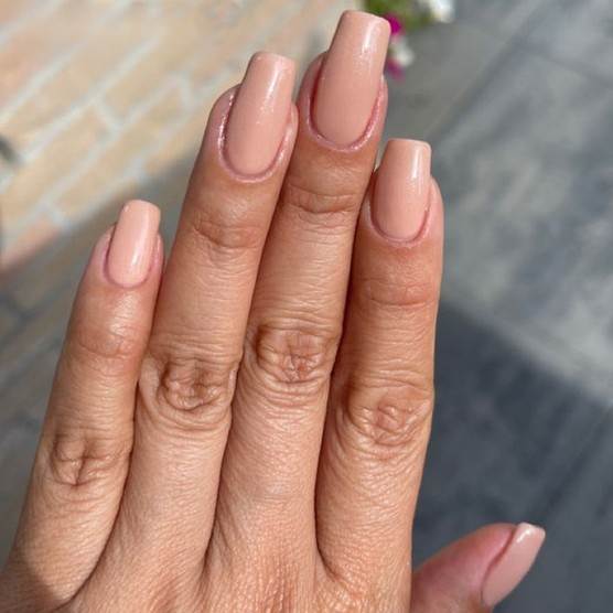 SMALTO SEMIPERMANENTE SHELLAC Bare Chemise